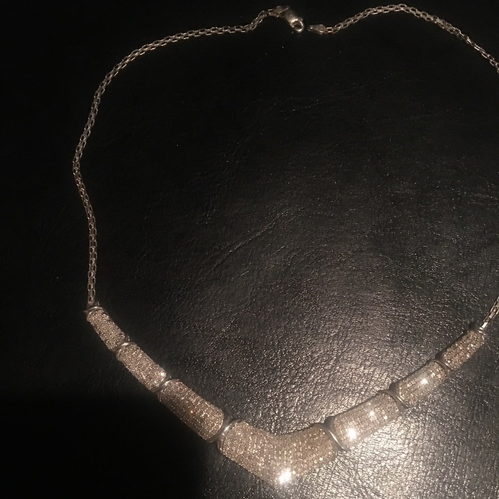 Silver / diamond necklace